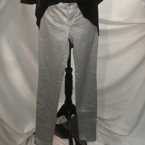 J Brand Denim - 🌹🐇🐾🐸J Brand 620 skinny jeans!
